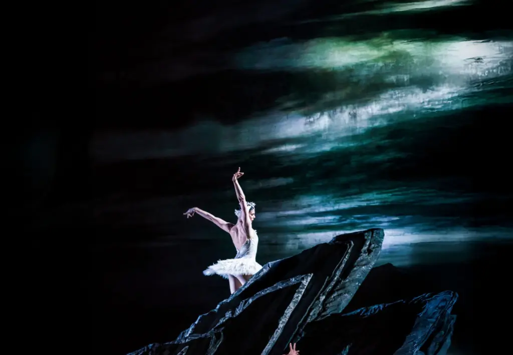 The Royal Ballet: SWAN LAKE
